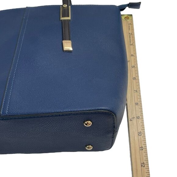 PortoVino Classic Tote Bag - Vegan
Leather Wine Purse Navy Blue - Picture 10 of 14